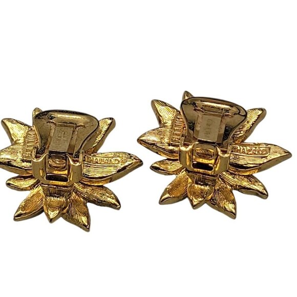 Nolan Miller Poinsettia Jewelry Set Red Enamel Gold Plated Brooch Clip On Earrin - Picture 13 of 16